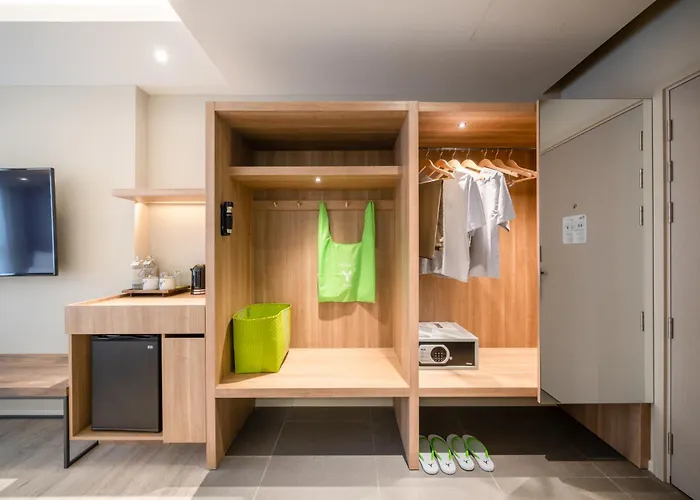Triple Y Hotel 4*