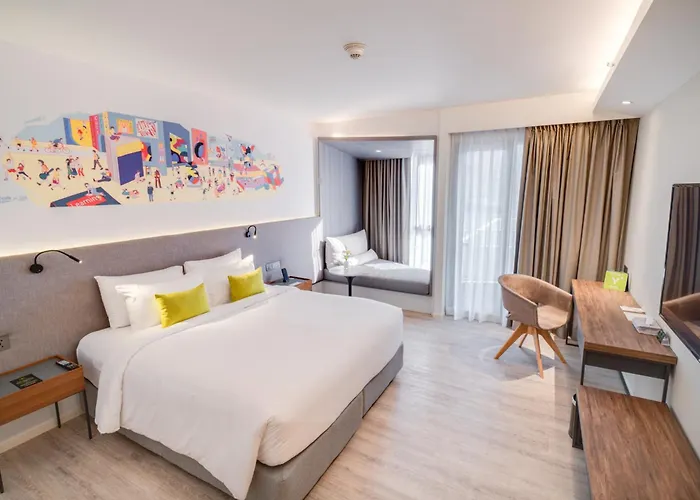 Triple Y Hotel 4*